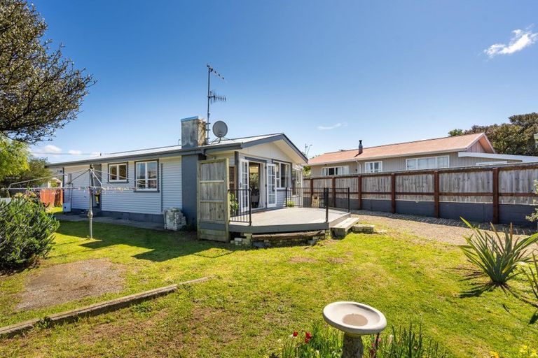 Photo of property in 18 Walton Road, Paraparaumu Beach, Paraparaumu, 5032