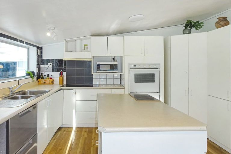 Photo of property in 23 Nash Parade, Foxton Beach, Foxton, 4815