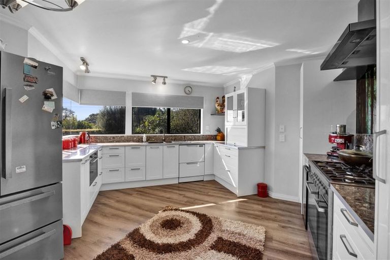 Photo of property in 1343 Devon Road, Brixton, Waitara, 4382