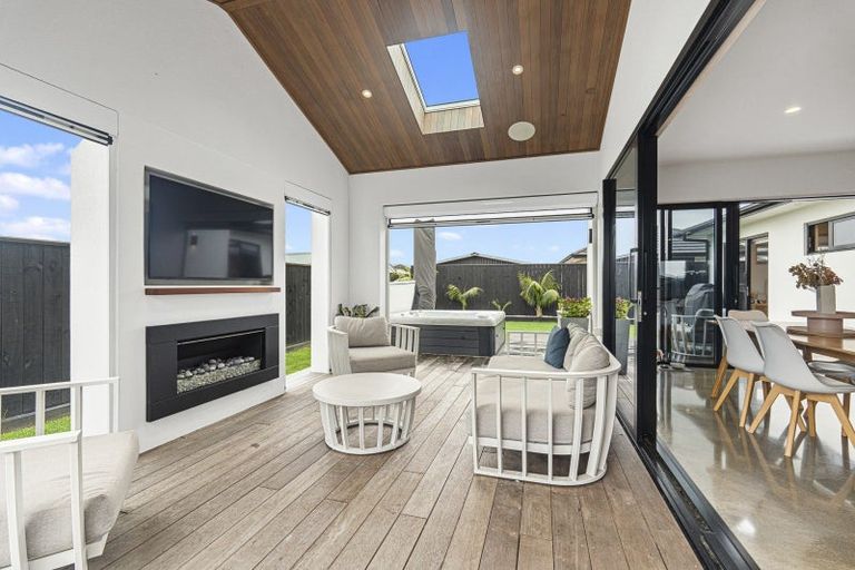 Photo of property in 9a Desmond Place, Bell Block, New Plymouth, 4312