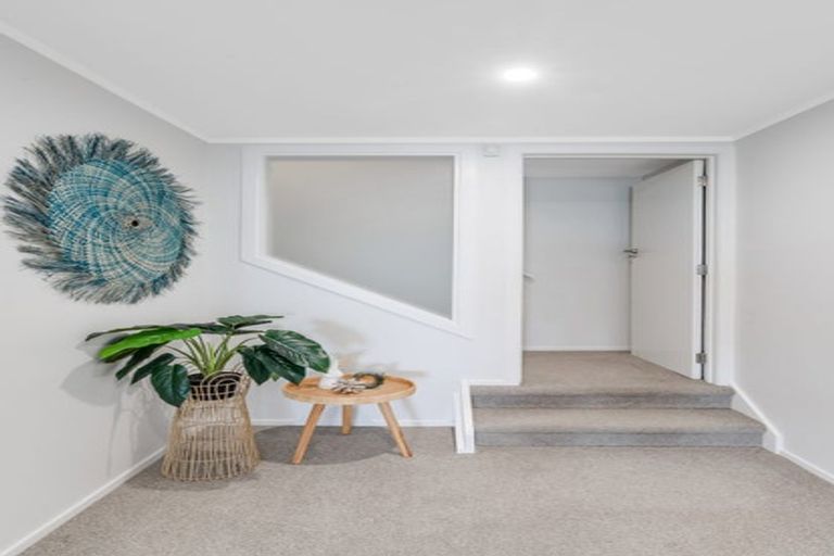 Photo of property in 26 Falstaff Place, Half Moon Bay, Auckland, 2012
