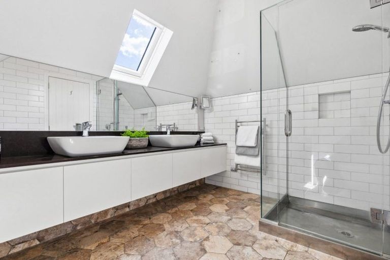 Photo of property in 16 Selwyn Avenue, Mission Bay, Auckland, 1071