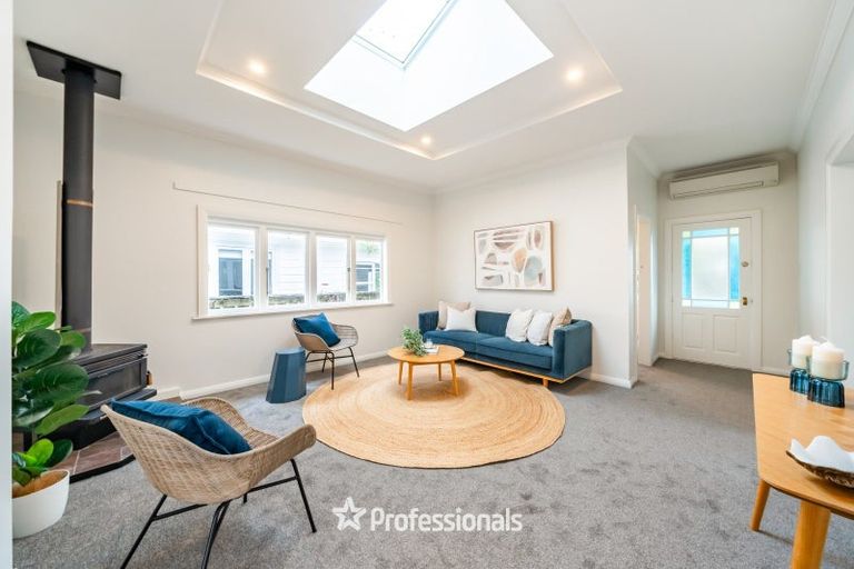 Photo of property in 28 Miro Street, Eastbourne, Lower Hutt, 5013