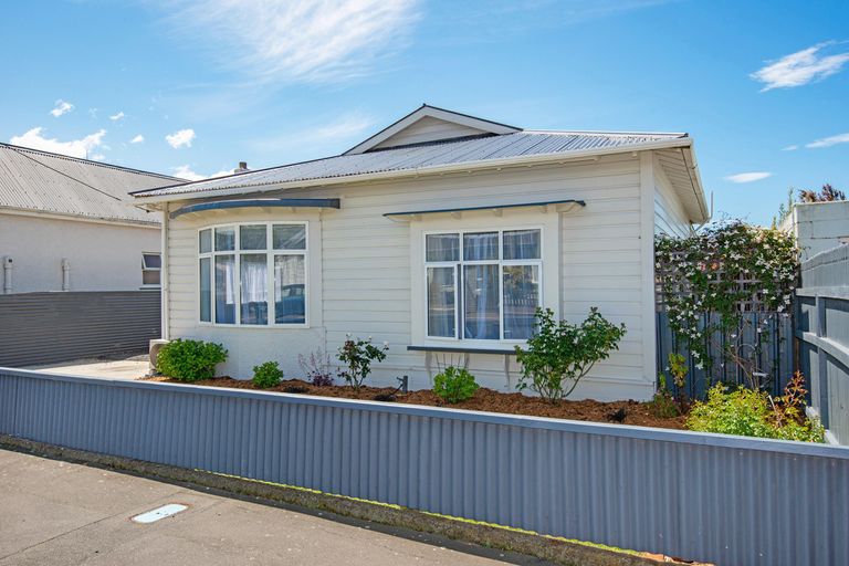 Photo of property in 18 Richmond Street, Forbury, Dunedin, 9012