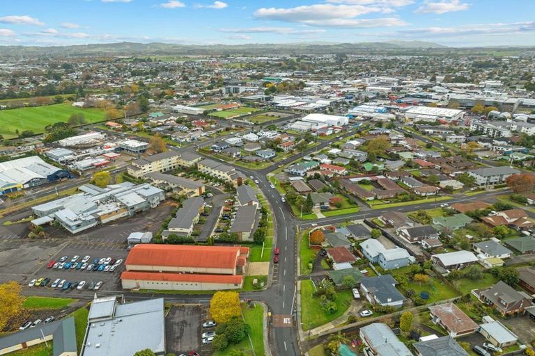 Photo of property in 26/11 Ray Small Drive, Papakura, 2110