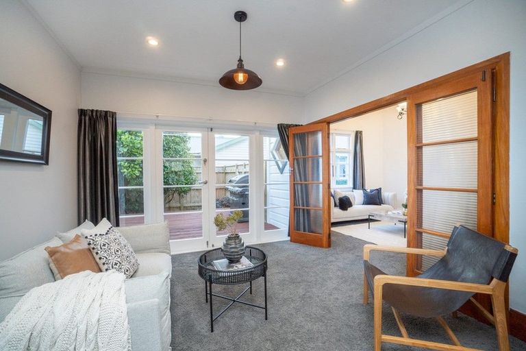 Photo of property in 136 Heretaunga Street, Palmerston North, 4414