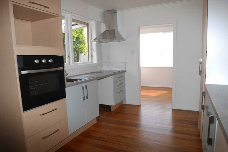 Photo of property in 12 Kowhai Grove, Raumati Beach, Paraparaumu, 5032