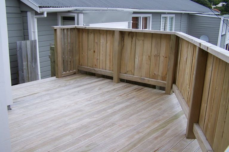 Photo of property in 23 Totara Street, Eastbourne, Lower Hutt, 5013