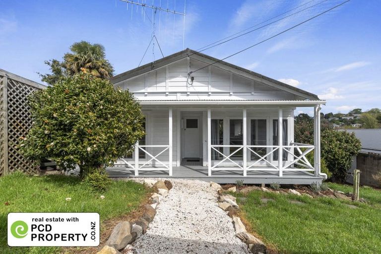 Photo of property in 2 Charles Street, Te Kamo, Whangarei, 0112