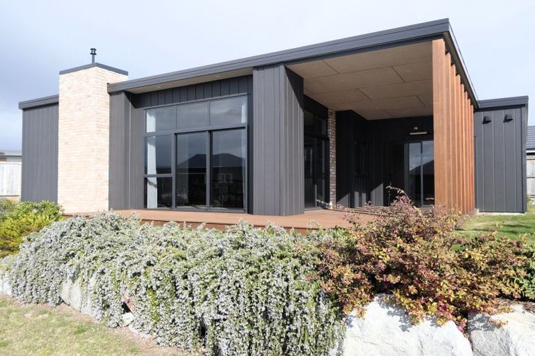 Photo of property in 2 Maru Terrace, Wharewaka, Taupo, 3330