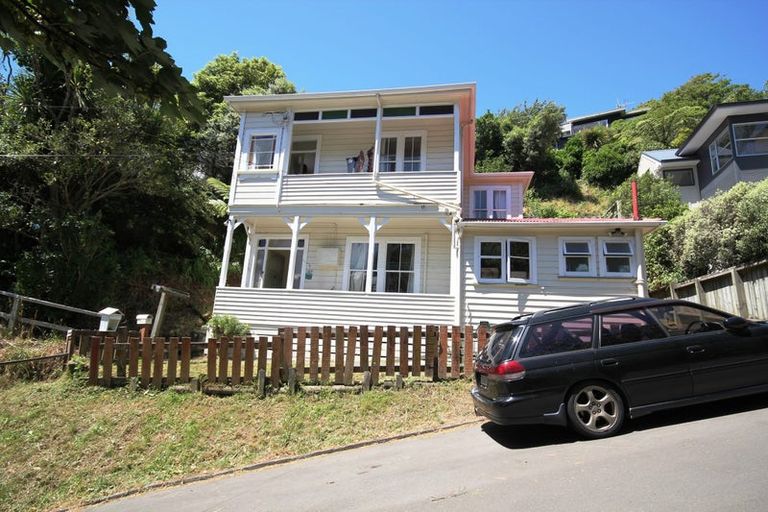 Photo of property in 143 Wadestown Road, Wadestown, Wellington, 6012