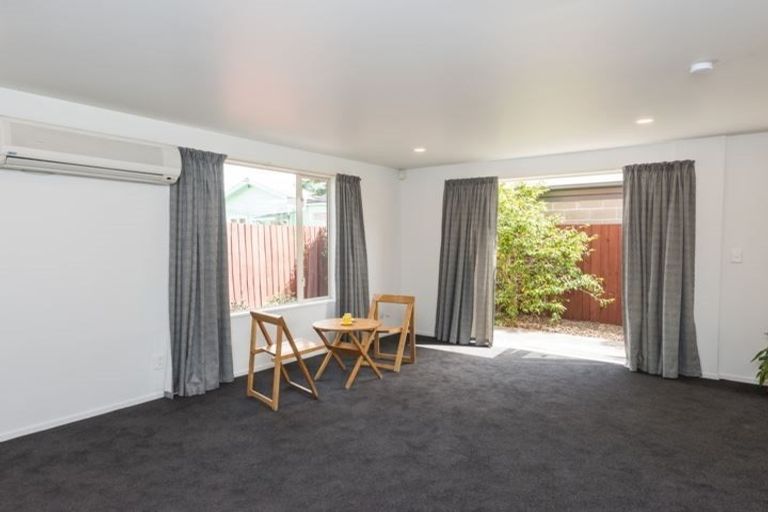 Photo of property in 2/2 Broadbent Street, Riccarton, Christchurch, 8041