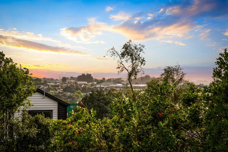 Photo of property in 18 Peterhouse Place, West Harbour, Auckland, 0618