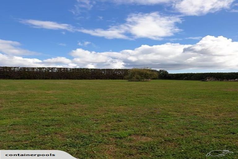 Photo of property in 138 Taupaki Road, Taupaki, 0782