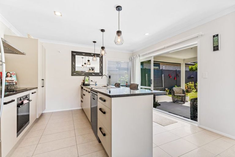 Photo of property in 2 Maylee Crescent, Gulf Harbour, Whangaparaoa, 0930