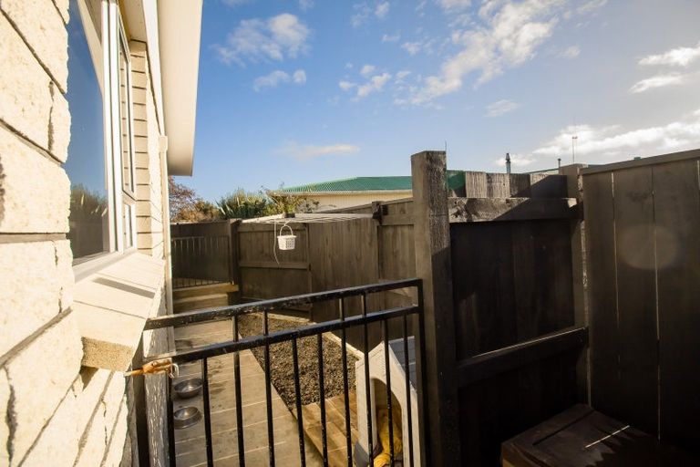 Photo of property in 32 Palliser Place, Milson, Palmerston North, 4414