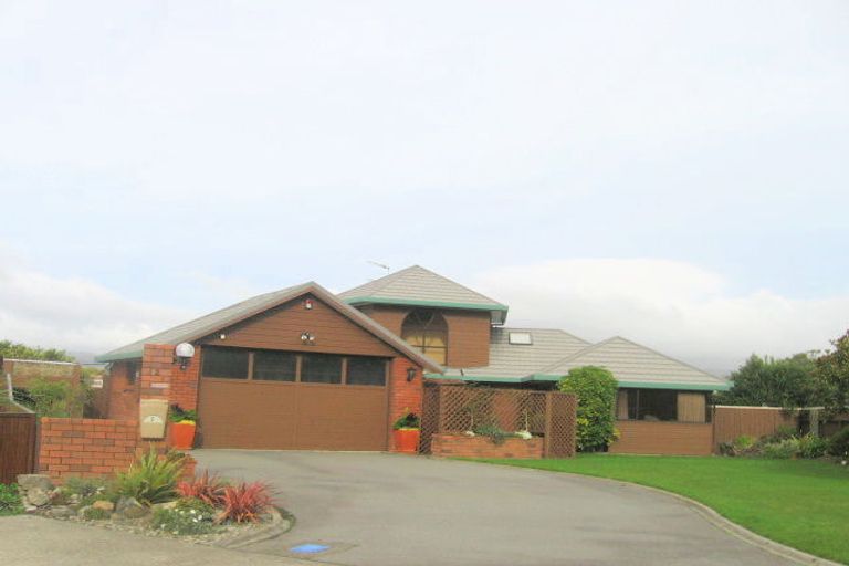 Photo of property in 2 Pensilva Close, Camborne, Porirua, 5026