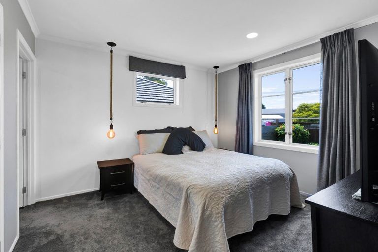 Photo of property in 132 Govett Avenue, Frankleigh Park, New Plymouth, 4310