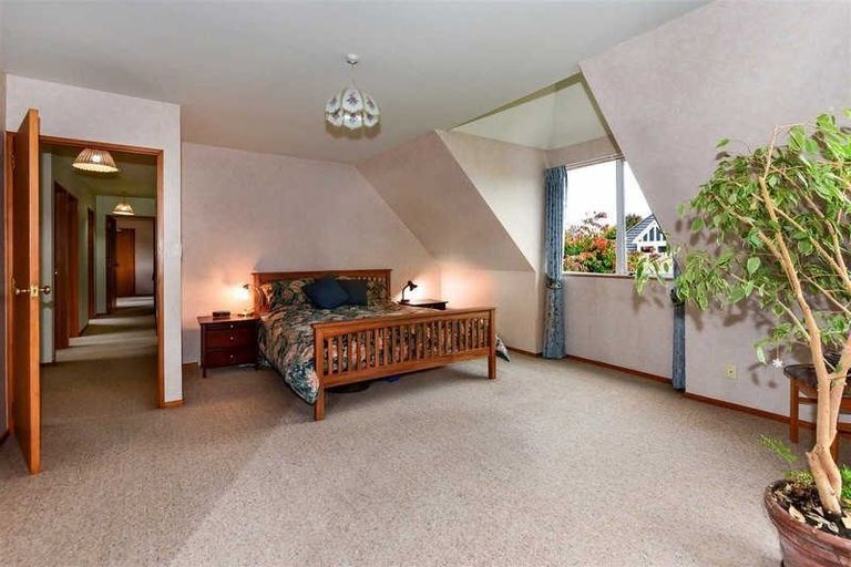 Photo of property in 12 Ilam Park Place, Ilam, Christchurch, 8041