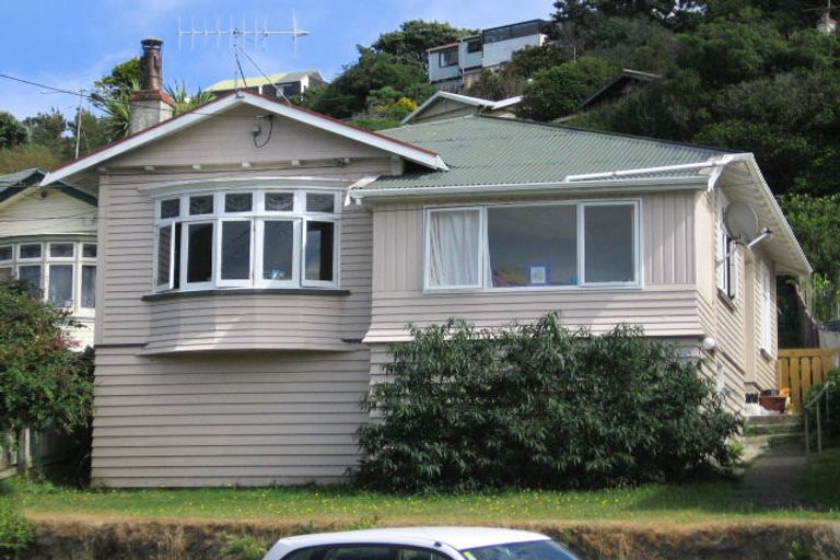 Photo of property in 46 Severn Street, Island Bay, Wellington, 6023