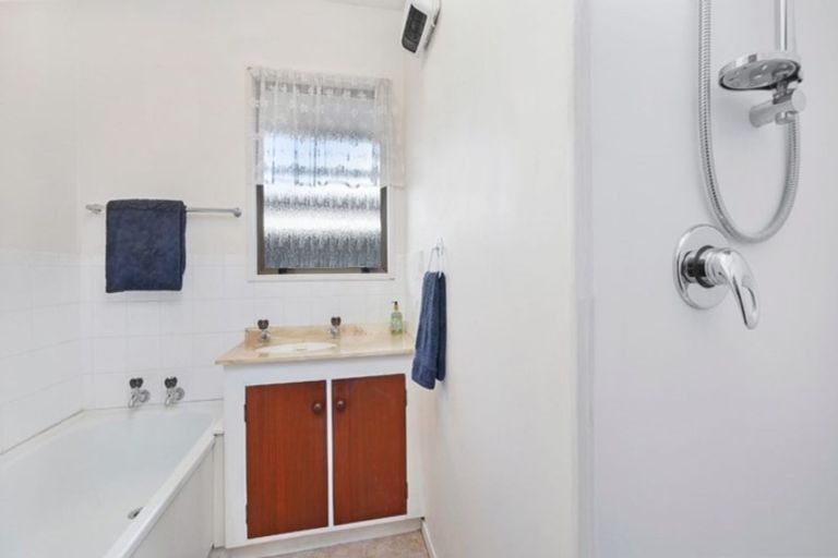 Photo of property in 2/3 Wanstead Place, Woolston, Christchurch, 8062