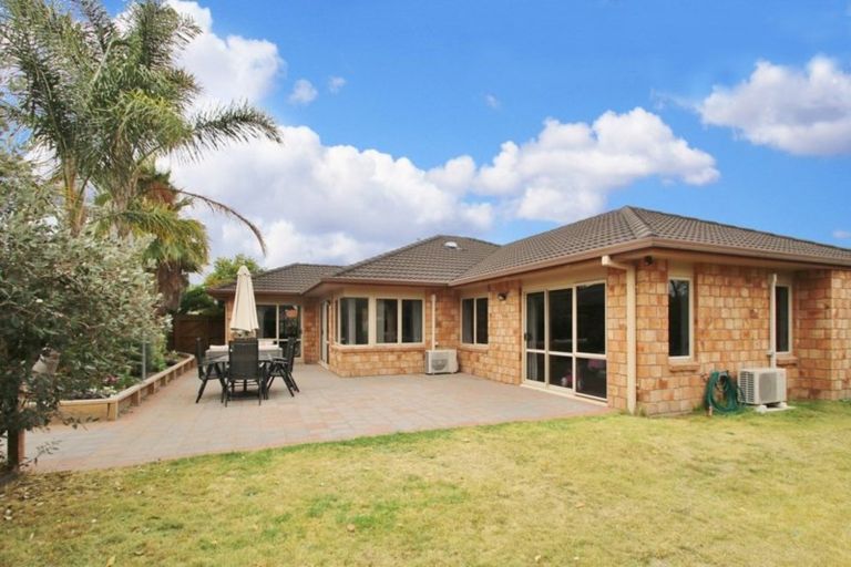 Photo of property in 36 Mcleod Place, Papamoa Beach, Papamoa, 3118