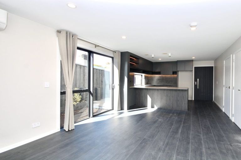 Photo of property in 41a Camelot Place, Glenfield, Auckland, 0629