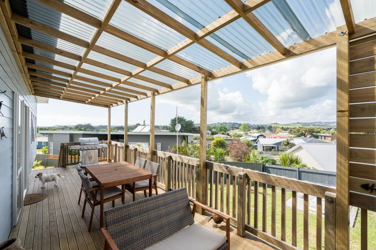 Photo of property in 9 Weka Street, Mangawhai, 0505