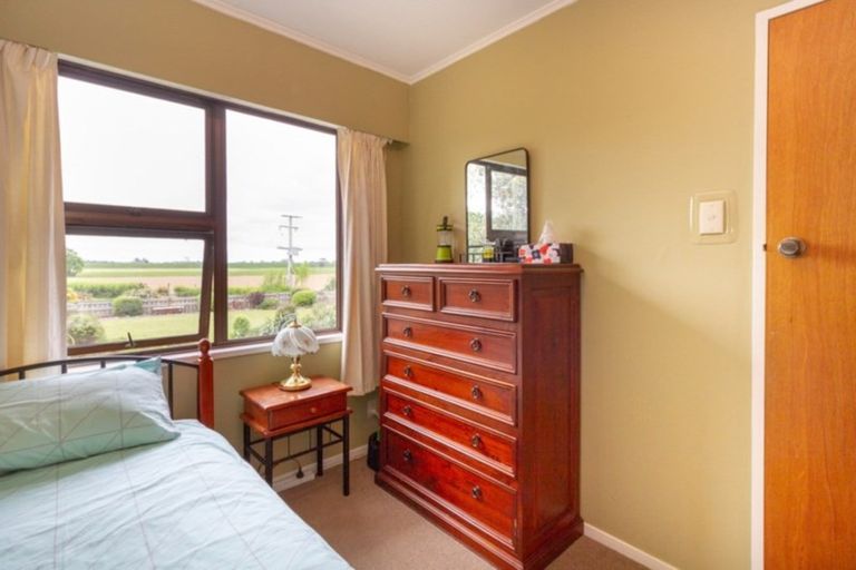 Photo of property in 75 Riverbank Road, Tiakitahuna, Palmerston North, 4477