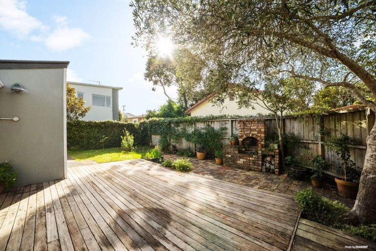 Photo of property in 2/2 Evan Street, Belmont, Auckland, 0622