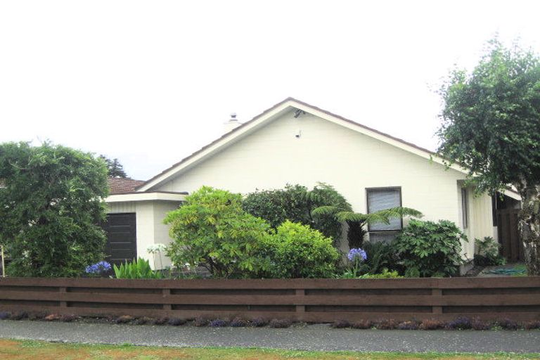 Photo of property in 26 Strathfield Avenue, Dallington, Christchurch, 8061
