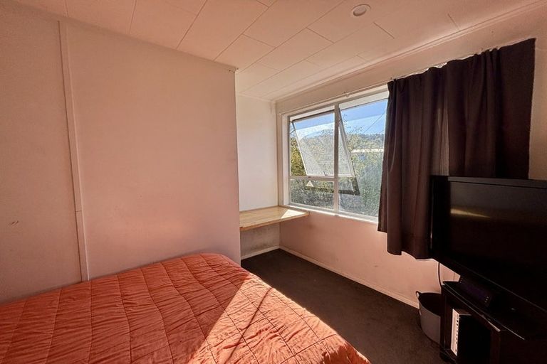 Photo of property in 75a Hampden Street, Picton, 7220