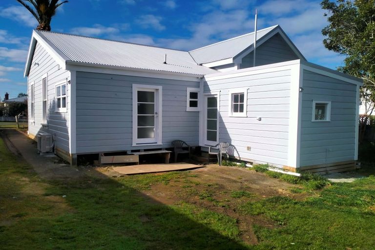 Photo of property in 37 Ross Street, Woodville, 4920