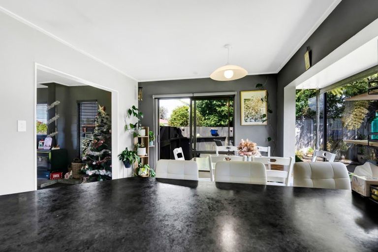 Photo of property in 1 Tainui Terrace, Inglewood, 4330