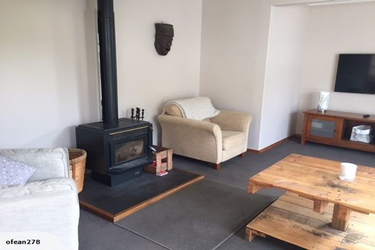 Photo of property in 26 Lyndfield Lane, Newlands, Wellington, 6037