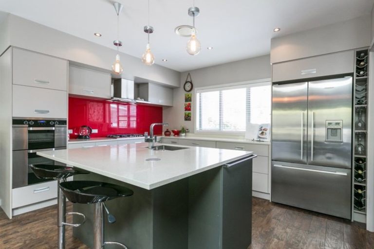 Photo of property in 18 Oak Place, Poraiti, Napier, 4112