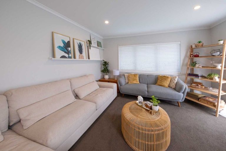 Photo of property in 14 Will Street, Huapai, Kumeu, 0810