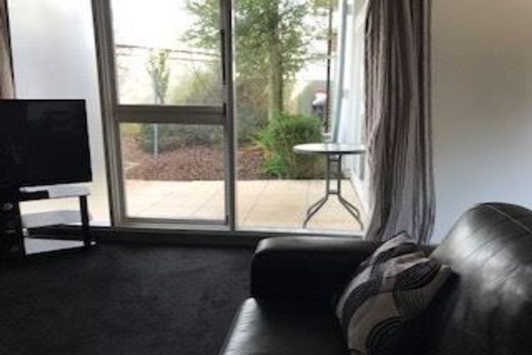 Photo of property in 1/136 Holly Road, St Albans, Christchurch, 8014