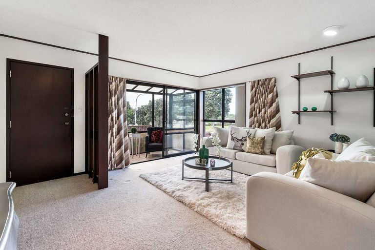 Photo of property in 1/41 Highland Park Drive, Highland Park, Auckland, 2010