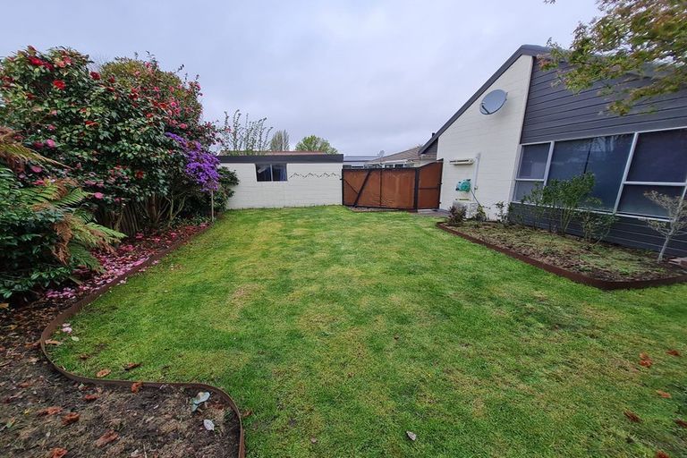 Photo of property in 2/12 Greenock Street, Redwood, Christchurch, 8051