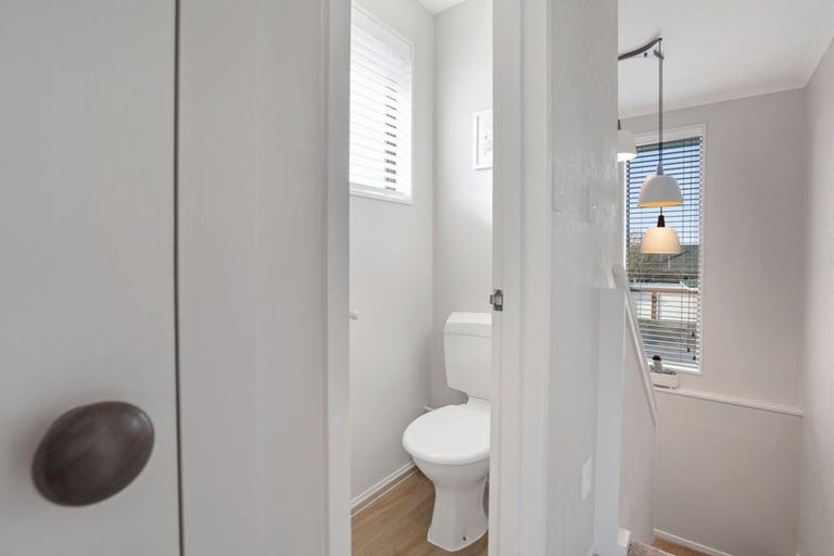 Photo of property in 1a James Condon Place, Redwood, Christchurch, 8051