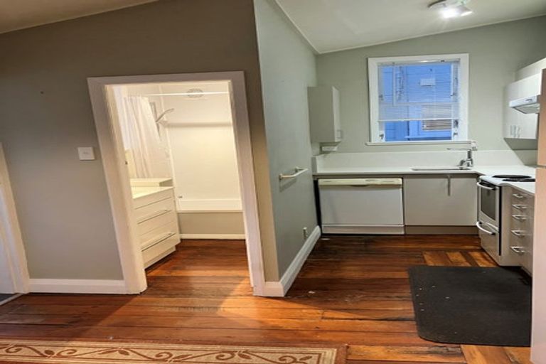 Photo of property in 7 Herald Terrace, Berhampore, Wellington, 6023