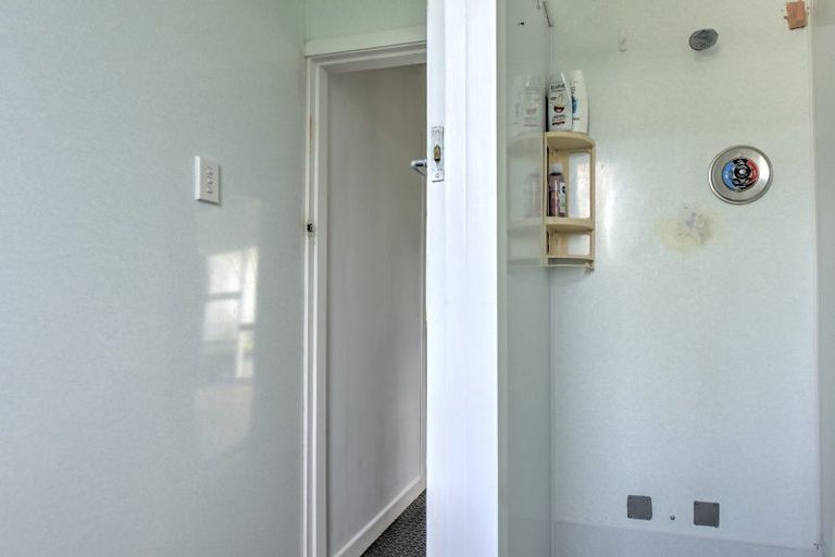 Photo of property in 129 Seaward Road, Edendale, 9825