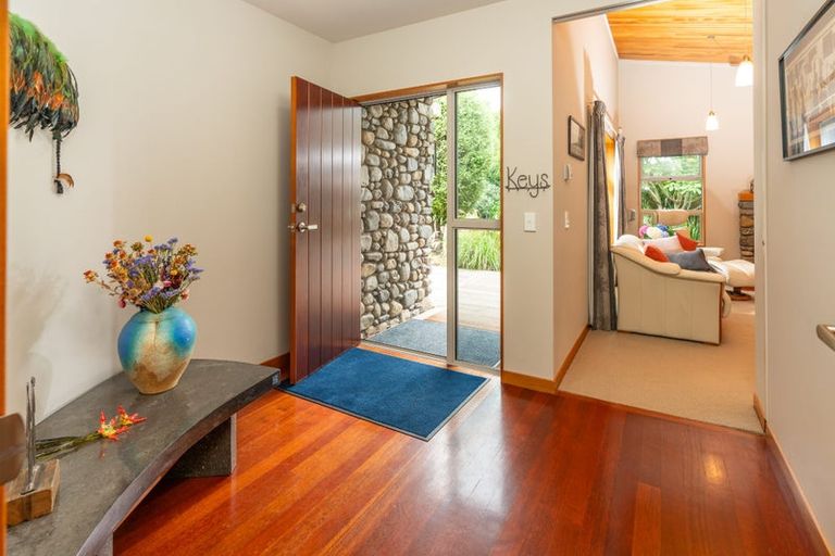 Photo of property in 54 Kohekohe Road, Waikanae, 5036