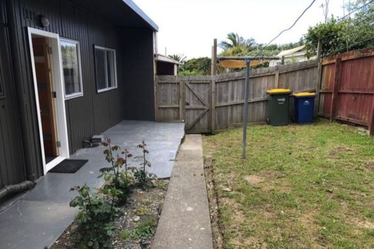 Photo of property in 1/141 Birkdale Road, Birkdale, Auckland, 0626