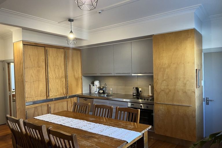 Photo of property in 98 Riddiford Street, Newtown, Wellington, 6021