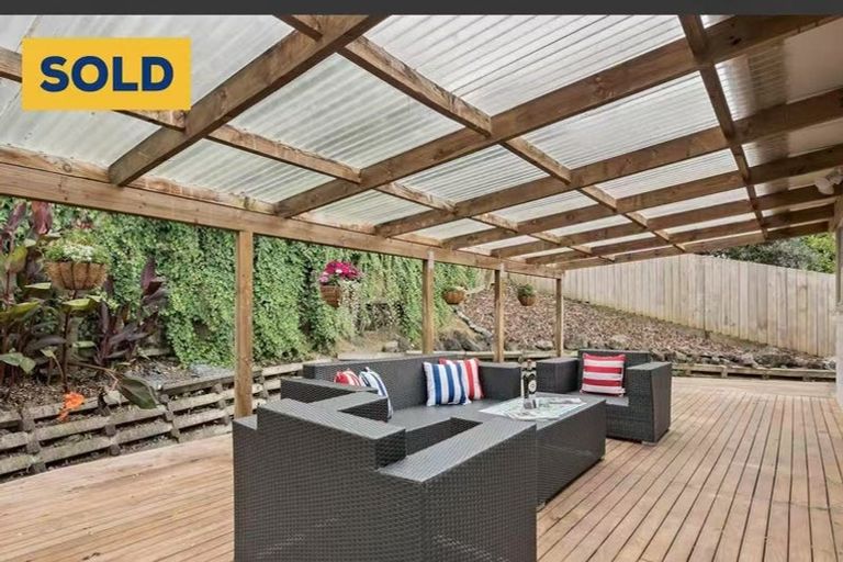 Photo of property in 1/10 Mcquoid Place, Glenfield, Auckland, 0629