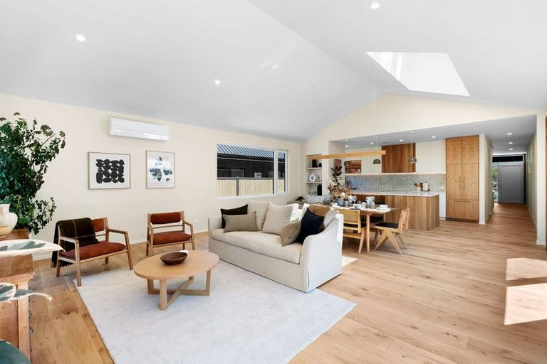 Photo of property in 35 Jack Hanley Drive, Jacks Point, Queenstown, 9371