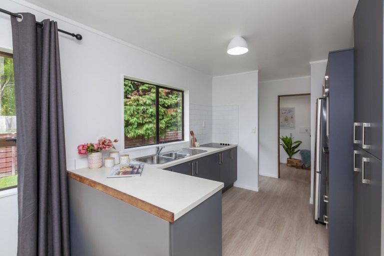 Photo of property in 13 Forest Road, Raumati South, Paraparaumu, 5032