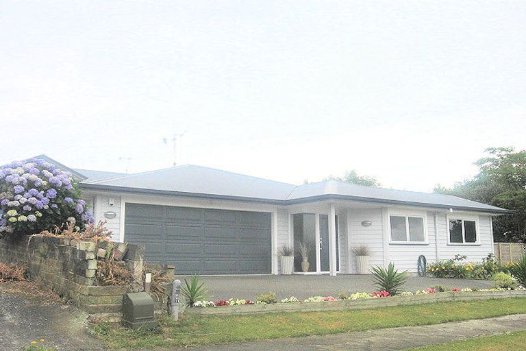 Photo of property in 35a Oxford Street, Te Puke, 3119